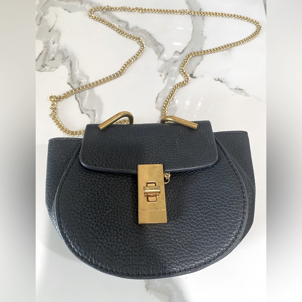 Black Saddlebag Crossbody Purse with Gold Chain - Picture 1 of 2